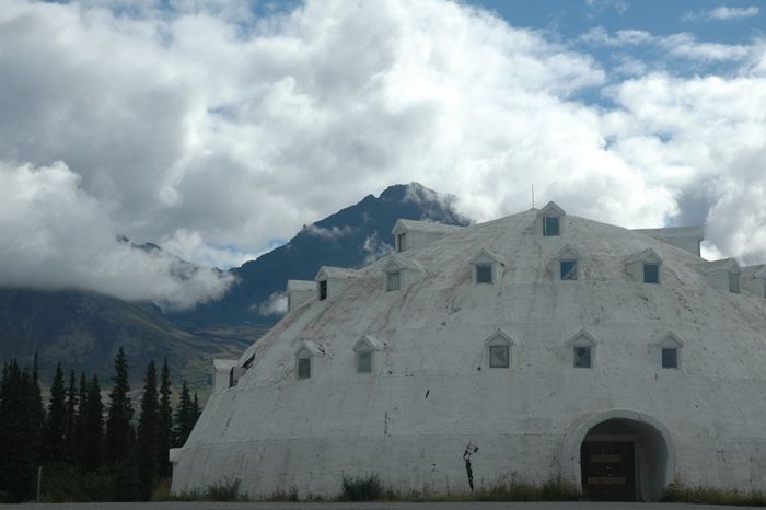 modern-igloo-alaska-main