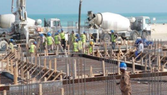Construction workers are concreting in hot weather.
