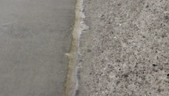A comparison between concrete with and concrete without Hard-Cem shows that the concrete with Hard-Cem is smoother.